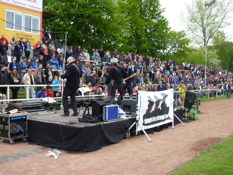 Rock Power Sander Tannen strangers in a strange land